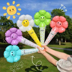 Bóng kiếng cầm tay hình hoa cúc