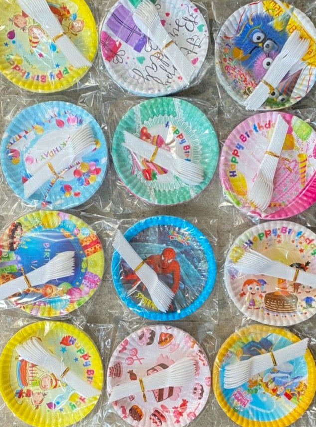Set 10 đĩa giấy + 10 muỗng ăn bánh kem Set 10 đĩa giấy + 10 muỗng ăn bánh kem